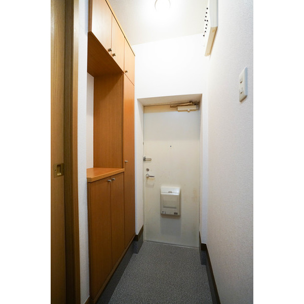 玄関　同じ建物の別なお部屋