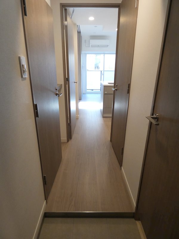 玄関　写真は別部屋です