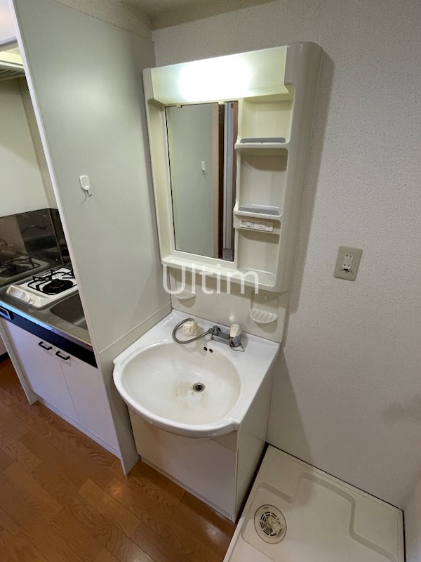 洗面設備　※同タイプの他のお部屋です