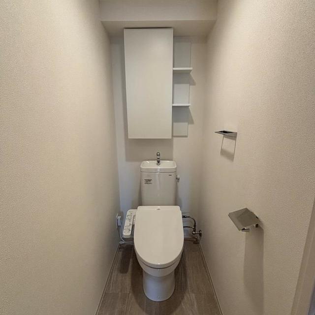 トイレ　※写真は同タイプ住戸です。