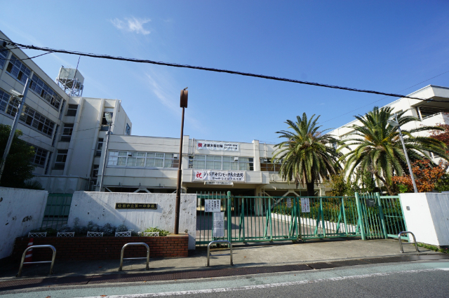 中学校　吹田市立第一中学校（中学校）まで394m