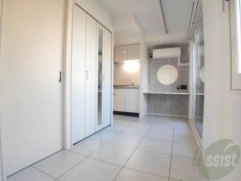 居室・リビング　明るいお部屋で気持ちよく過ごせそうですね。