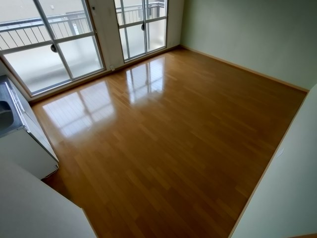 居室・リビング　こちらの居間で趣味の時間をお楽しみください