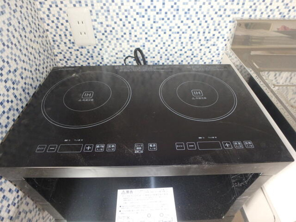キッチン　２口ＩＨコンロ設置致します。