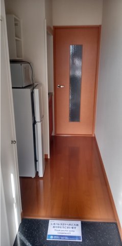 玄関　備品や設備仕様は号室等により異なります。現地をご確認下さい。