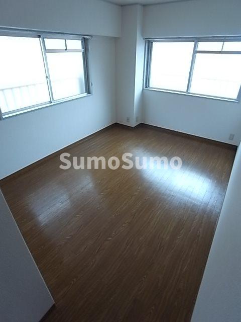 その他部屋・スペース　広くて明るい寝室