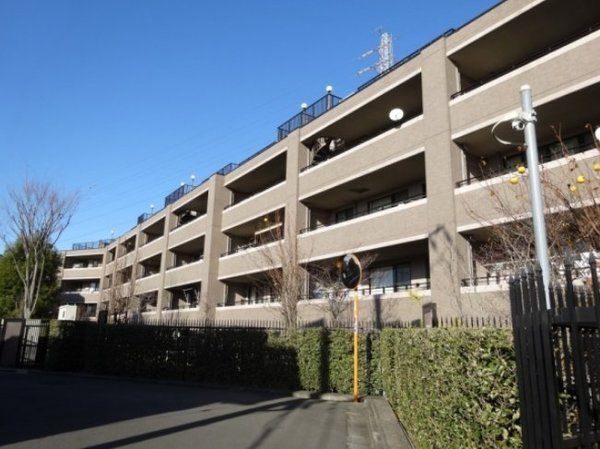 建物外観　オートロック付き