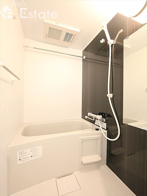 バス・シャワールーム　バスルーム