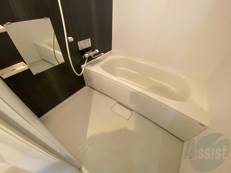 バス・シャワールーム　お風呂になります。一日の疲れを癒してくださいね。