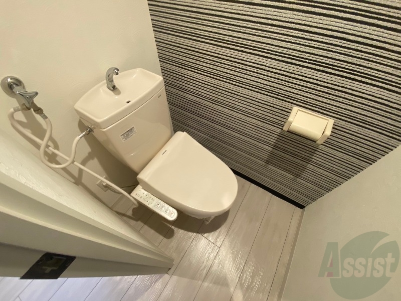 トイレ　ウォシュレット機能がついたトイレ。安心して使用できますね。