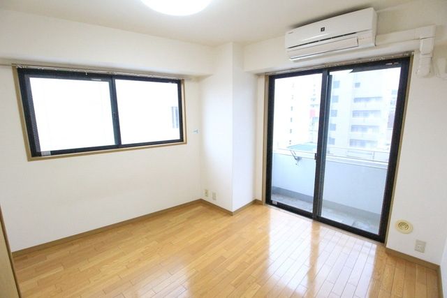 居室・リビング　★白基調のオシャレな洋室★