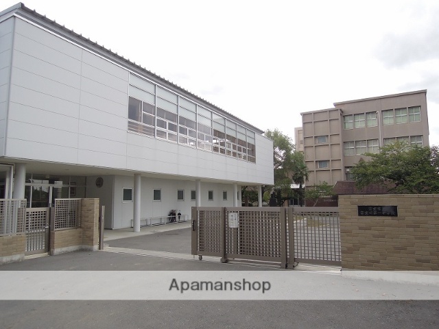 中学校　富士川第一中学校（中学校）まで2077m