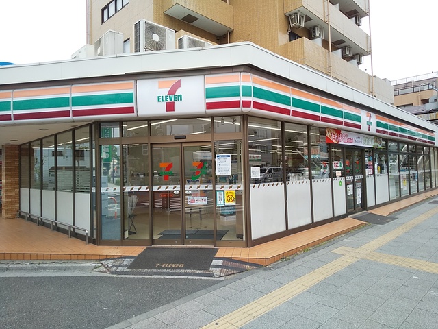 コンビニ　セブンイレブン　足立梅島１丁目店（コンビニ）まで180m