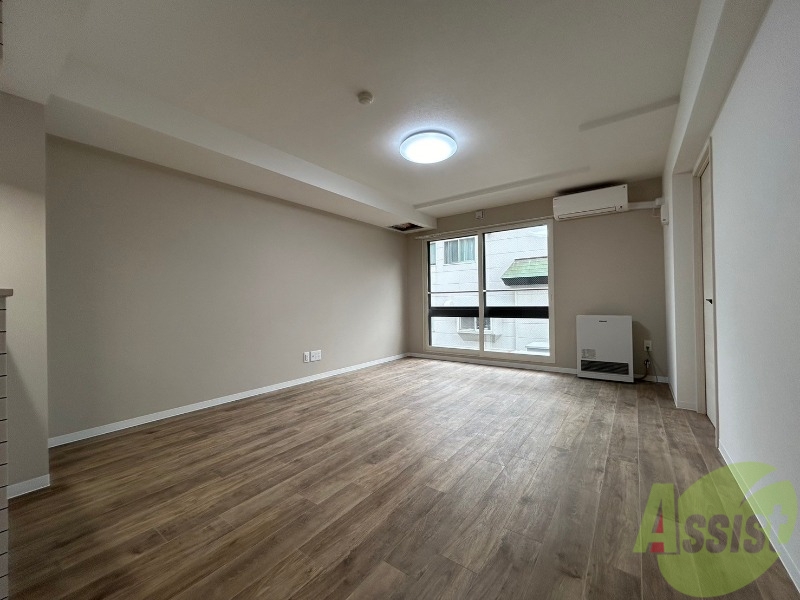 居室・リビング　広々としたリビングですね。使い勝手がよさそうですね！