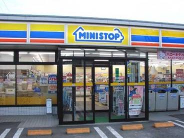 コンビニ　ミニストップ 上平間店（コンビニ）まで121m