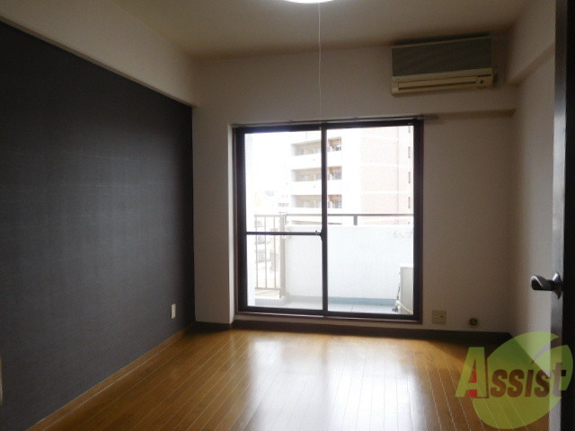 居室・リビング　アクセントクロスがこれまたオシャレ！