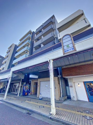 建物外観　落ち着いた雰囲気の外観です