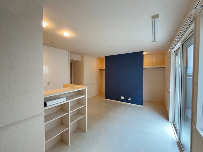 居室・リビング　※別部屋写真の為イメージ。左右反転タイプです。　※