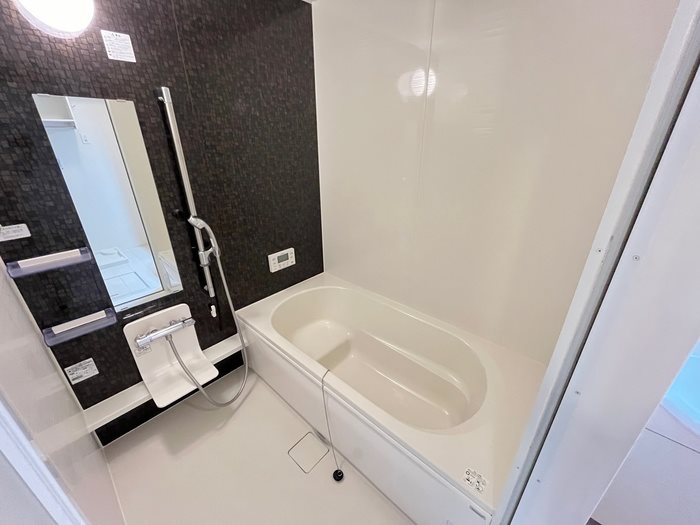 バス・シャワールーム　※別部屋写真の為イメージ。左右反転タイプです。　※