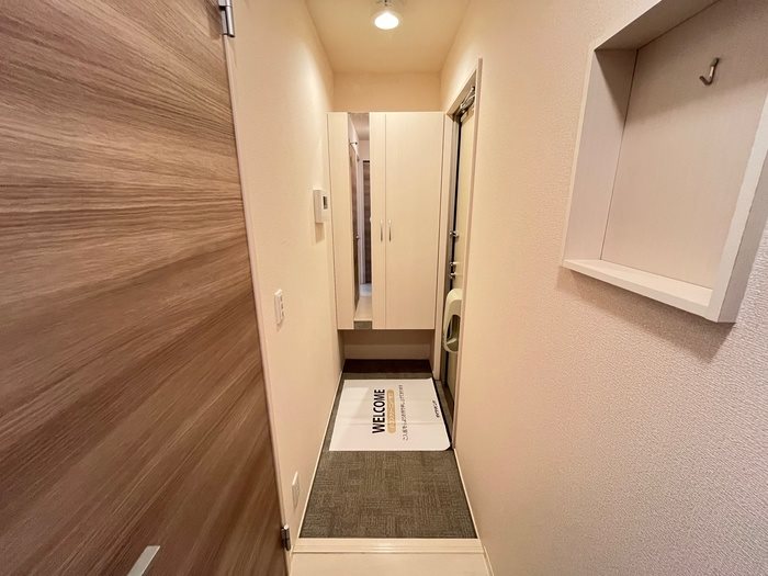 玄関　※別部屋写真の為イメージ。左右反転タイプです。　※