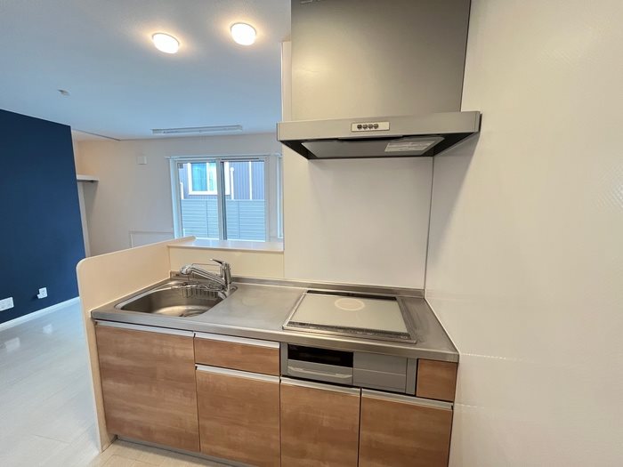 キッチン　※別部屋写真の為イメージ。左右反転タイプです。　※