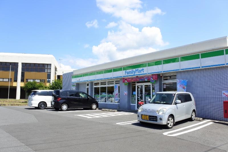 コンビニ　ファミリーマート 諫早真崎町店（コンビニ）まで1805m