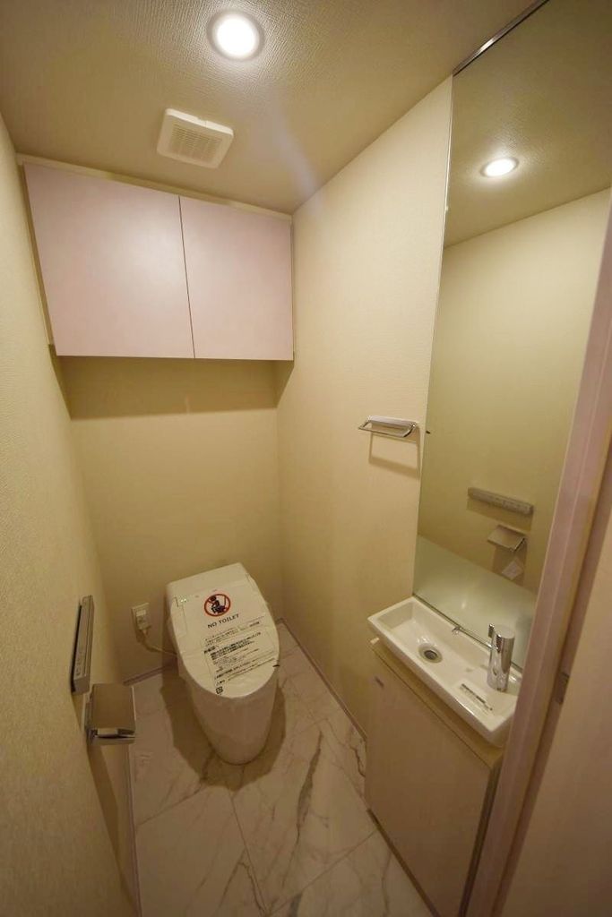 トイレ　写真は同タイプ住居です。