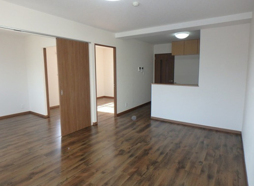 居室・リビング　102号室の写真です