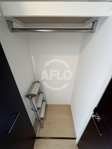 収納　セレニテ新大阪弐番館　クローゼット