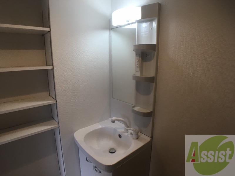 洗面設備　こちらに洗面台があります。朝の洗顔はこちらで。