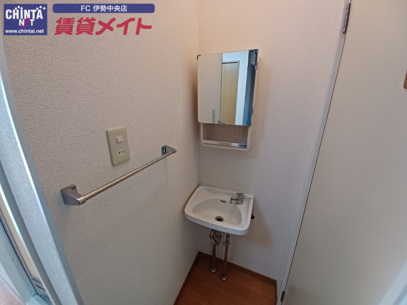 洗面設備　同物件別部屋写真