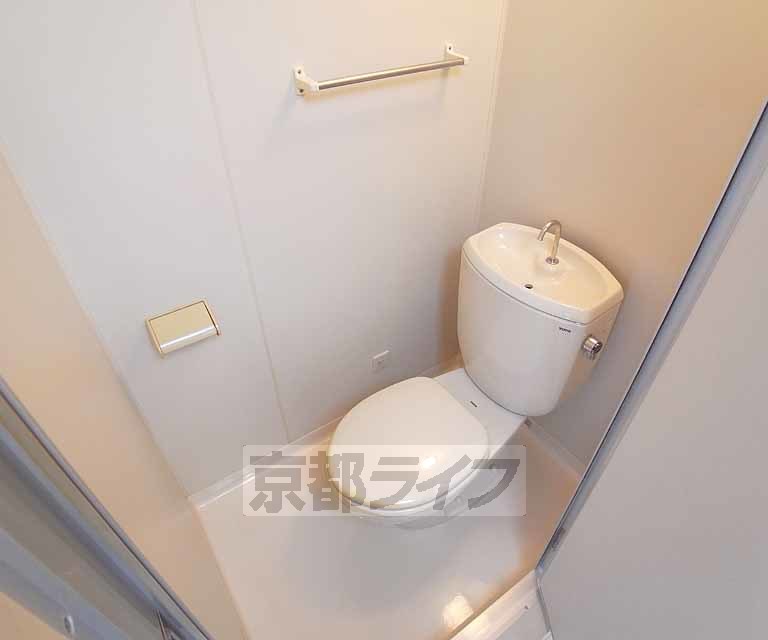 トイレ　清潔感のあるトイレですね。