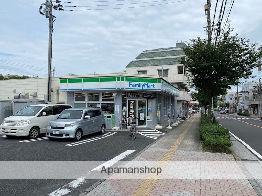 コンビニ　ファミリーマート（コンビニ）まで152m