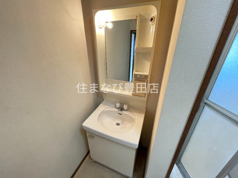 洗面設備　同型別部屋写真