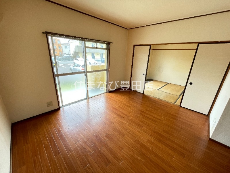 居室・リビング　同型別部屋写真