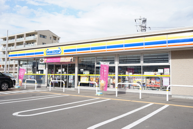 コンビニ　ミニストップ　仙台富沢西店（コンビニ）まで607m