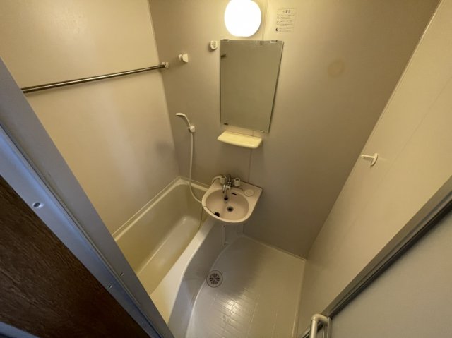 バス・シャワールーム　お風呂です