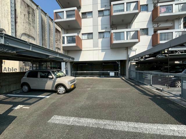 駐車場　駐車場