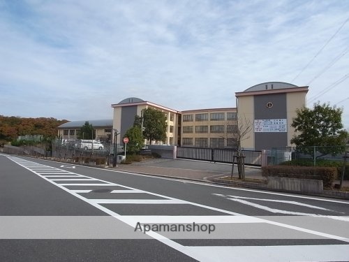 中学校　精華町立精華西中学校（中学校）まで895m