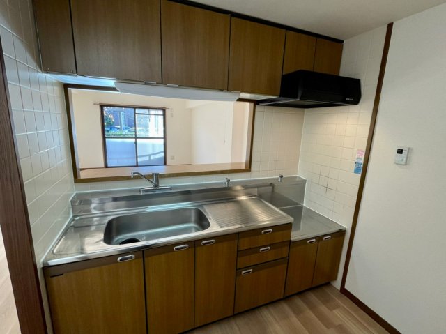 キッチン　コンパクトなキッチンで掃除もラクラク