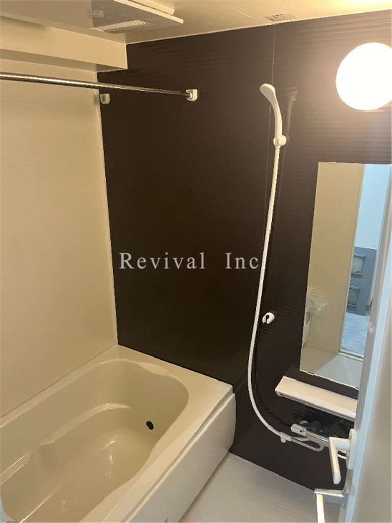 バス・シャワールーム　追い焚き・浴室乾燥完備でございます