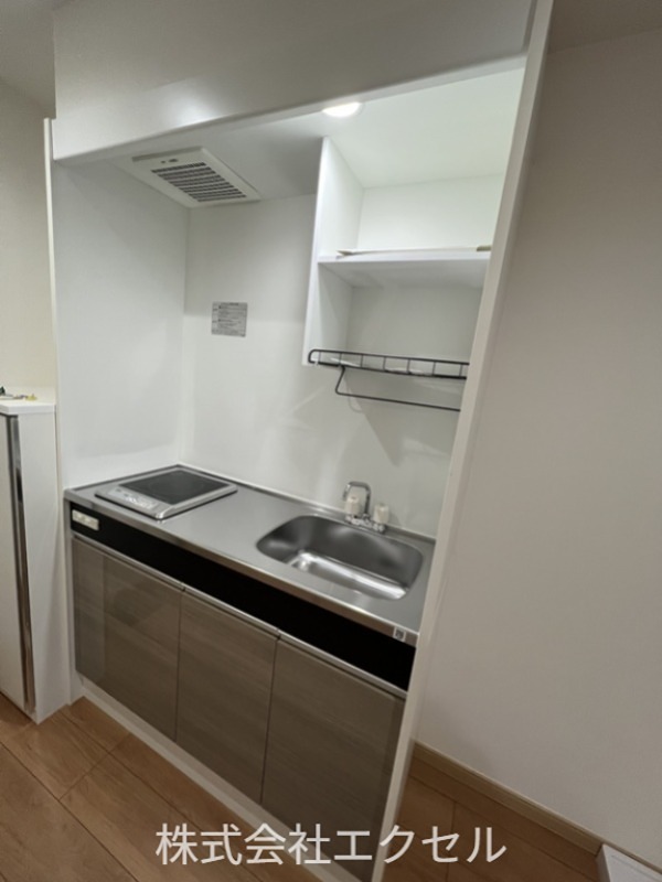 キッチン　IHクッキングヒーター付きです。