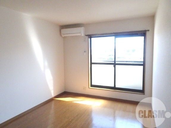 居室・リビング　明るいお部屋です♪