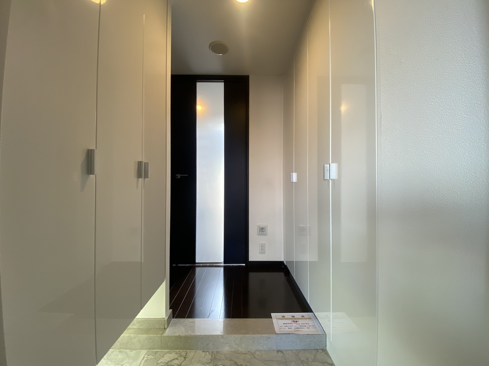 玄関　■室内参考写真