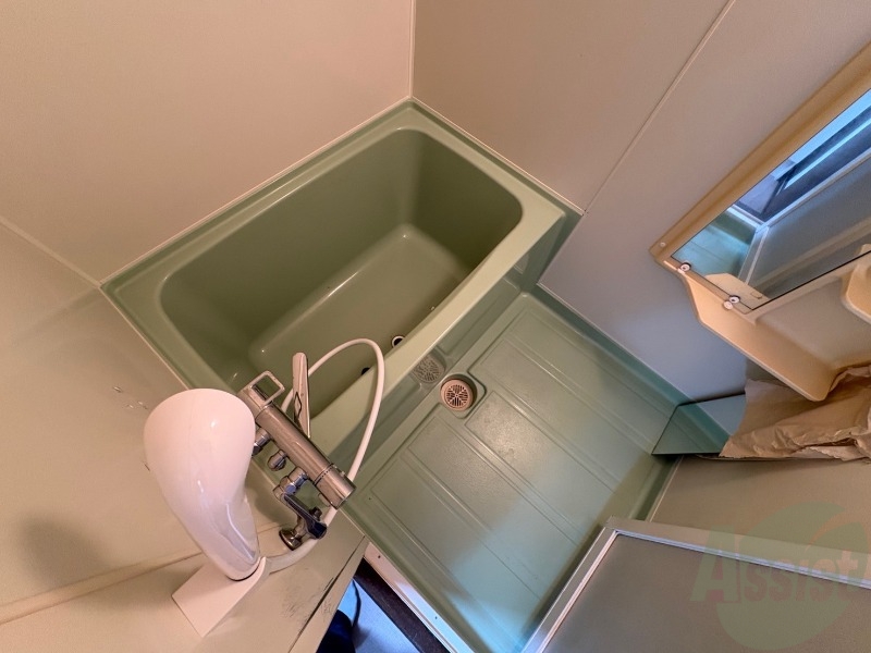 バス・シャワールーム　お風呂になります。一日の疲れを癒してくださいね。