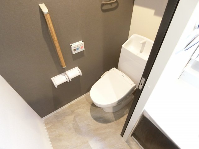 トイレ　同物件別部屋イメージ写真