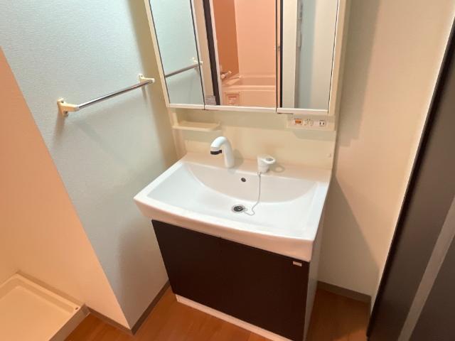 洗面設備　洗髪洗面化粧台