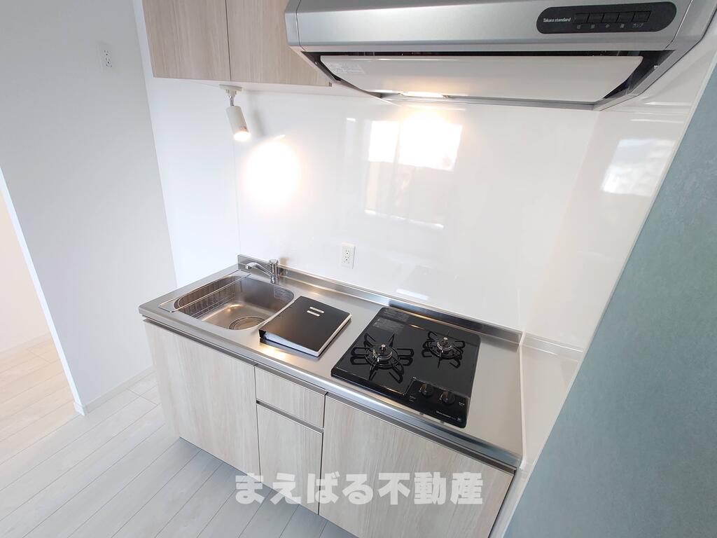 キッチン　2口ガスコンロ付き　※写真別部屋