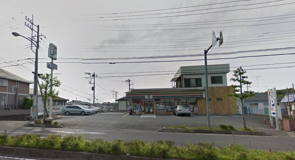 コンビニ　セブンイレブン桜ケ丘町店（コンビニ）まで1016m