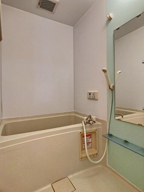 バス・シャワールーム　102号室参照?